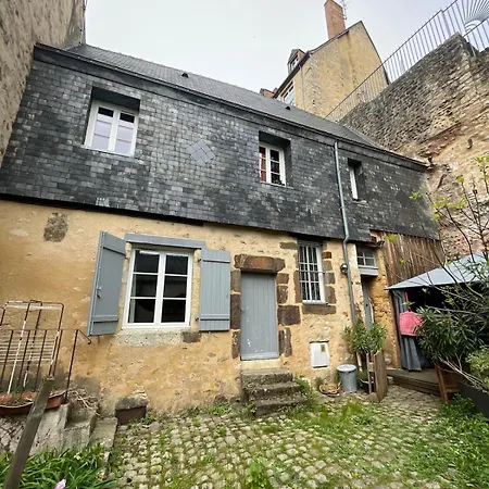 T1 Bis Avec Cour Au Pied Des Remparts, Vieux Mans Apartmán