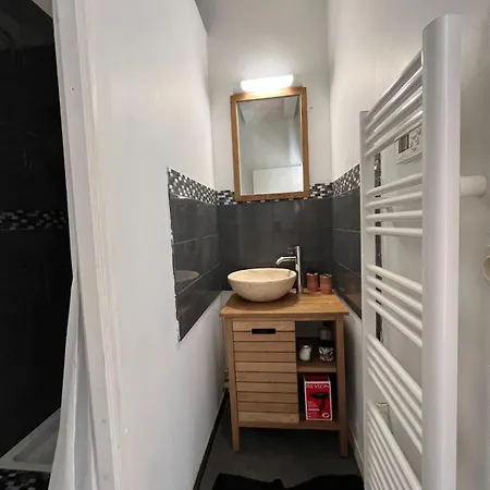 T1 Bis Avec Cour Au Pied Des Remparts, Vieux Mans Apartmán *