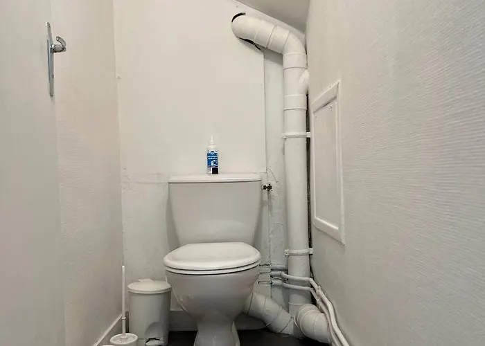 T1 Bis Avec Cour Au Pied Des Remparts, Vieux Mans Apartment *