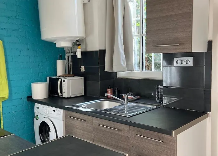 Apartment T1 Bis Avec Cour Au Pied Des Remparts, Vieux Mans